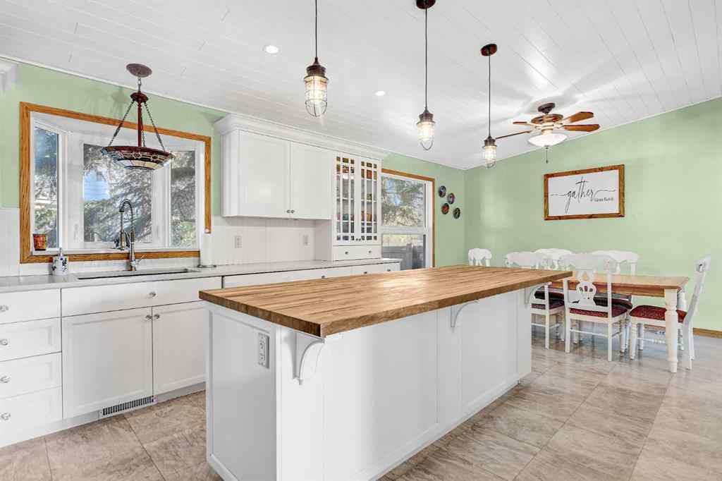 MLS® A2254398 - 6102 93 A Street  in Country Club Estates Grande Prairie, Residential