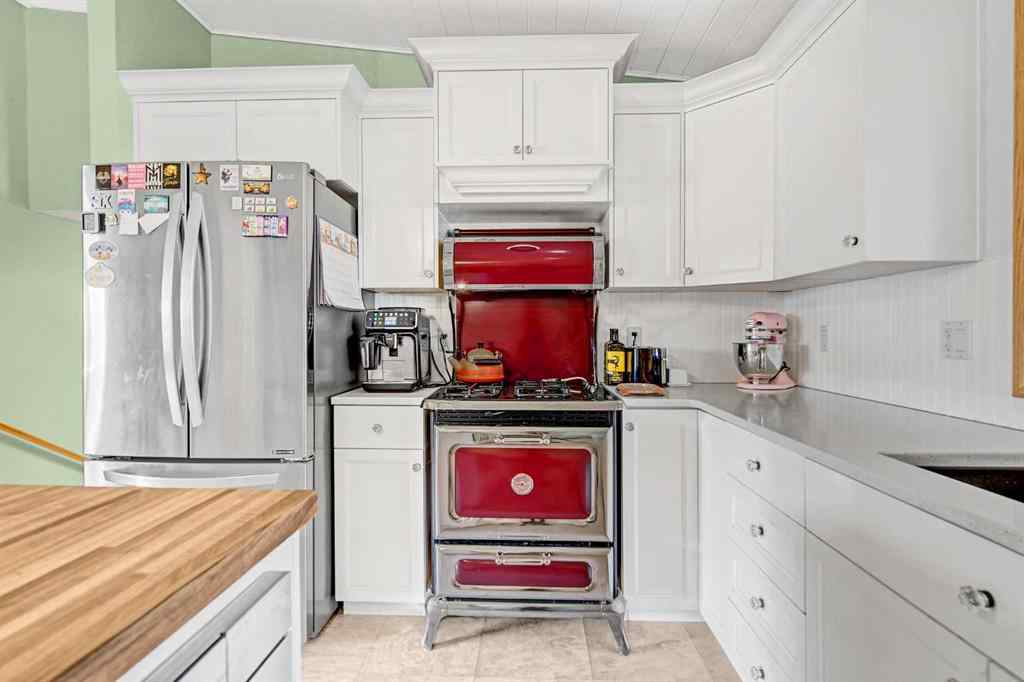 MLS® A2254398 - 6102 93 A Street  in Country Club Estates Grande Prairie, Residential