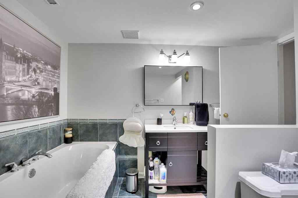 MLS® A2254399 - 3045 26A Street SW in Richmond Calgary, Residential