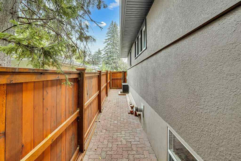 MLS® A2254399 - 3045 26A Street SW in Richmond Calgary, Residential