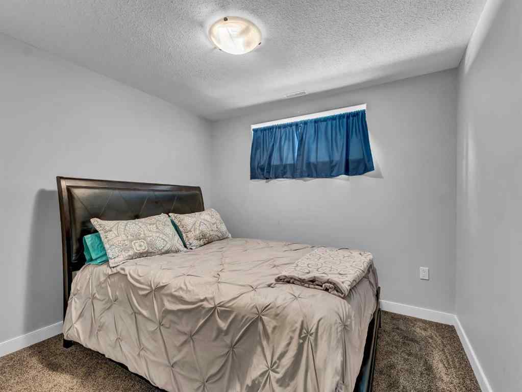 MLS® A2254402 - 47 Sterling Link SE in SE Southridge Medicine Hat, Residential