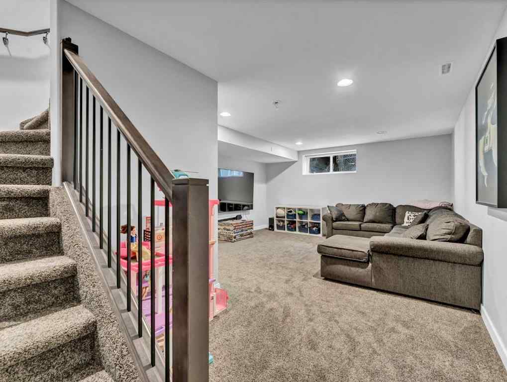 MLS® A2254402 - 47 Sterling Link SE in SE Southridge Medicine Hat, Residential