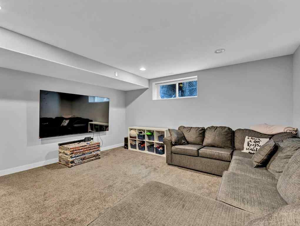 MLS® A2254402 - 47 Sterling Link SE in SE Southridge Medicine Hat, Residential