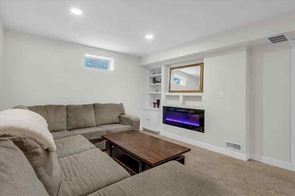 MLS® A2254403 - 85 Warwick Drive SW in Westgate Calgary, Residential