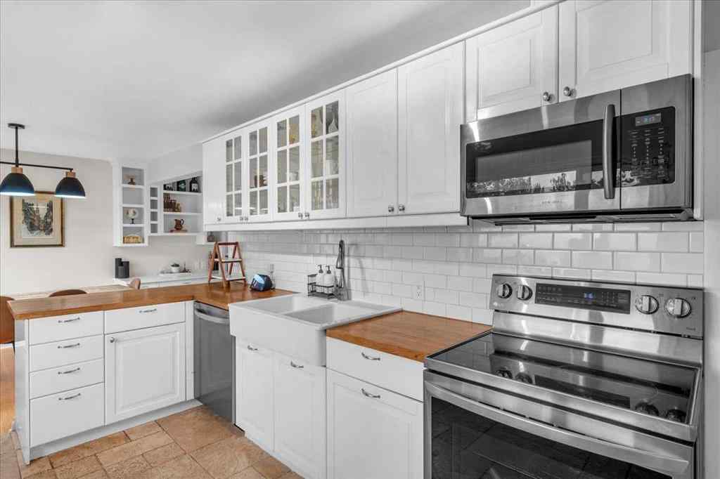 MLS® A2254403 - 85 Warwick Drive SW in Westgate Calgary, Residential