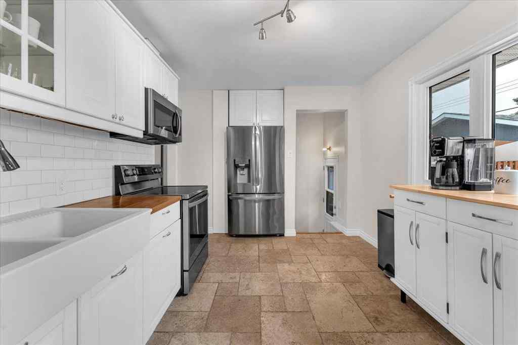 MLS® A2254403 - 85 Warwick Drive SW in Westgate Calgary, Residential