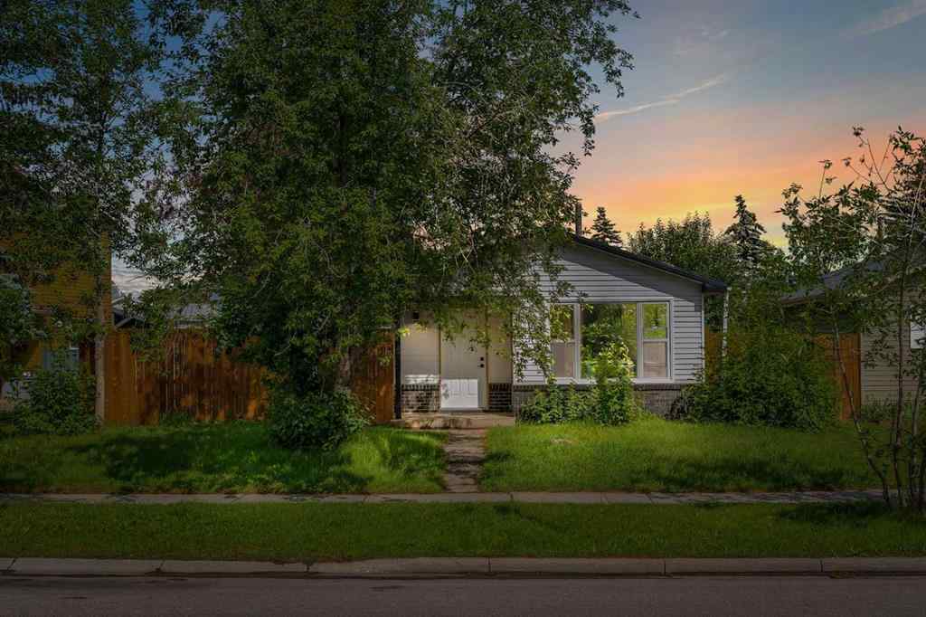 MLS® A2254405 - 40 Erin Woods Drive SE in Erin Woods Calgary, Residential