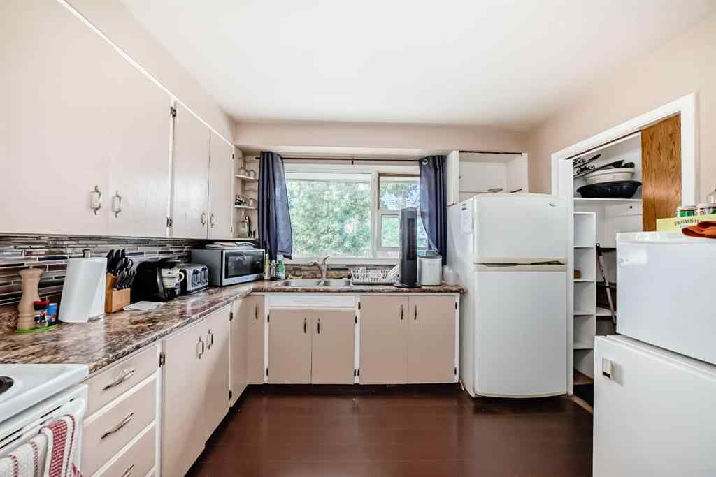 MLS® A2254407 - 2235 42 Street SE in Forest Lawn Calgary, Residential