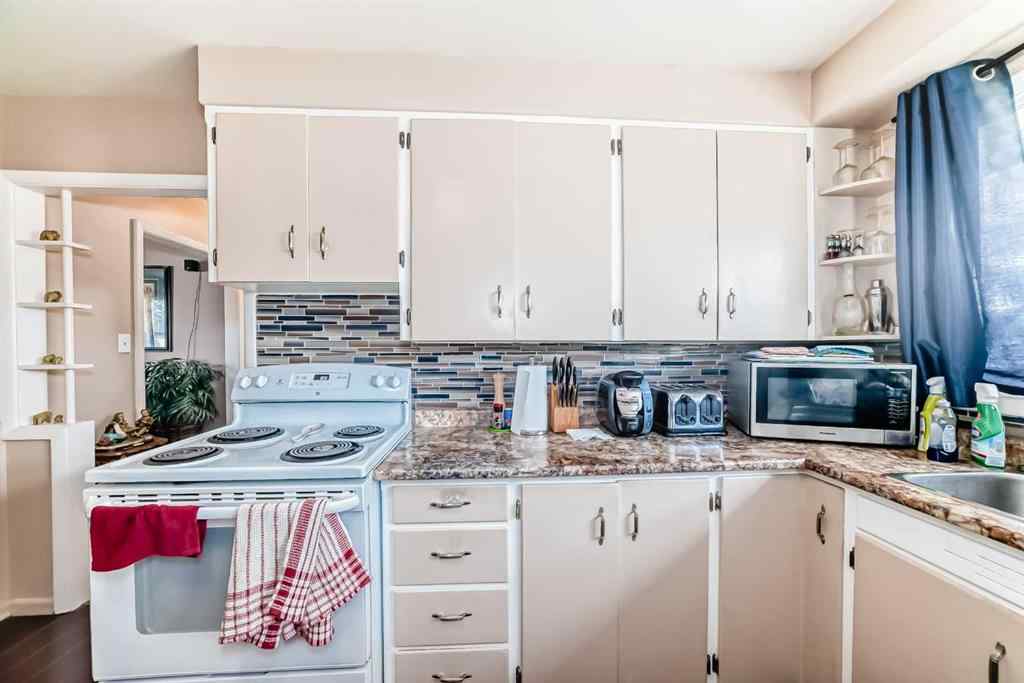 MLS® A2254407 - 2235 42 Street SE in Forest Lawn Calgary, Residential