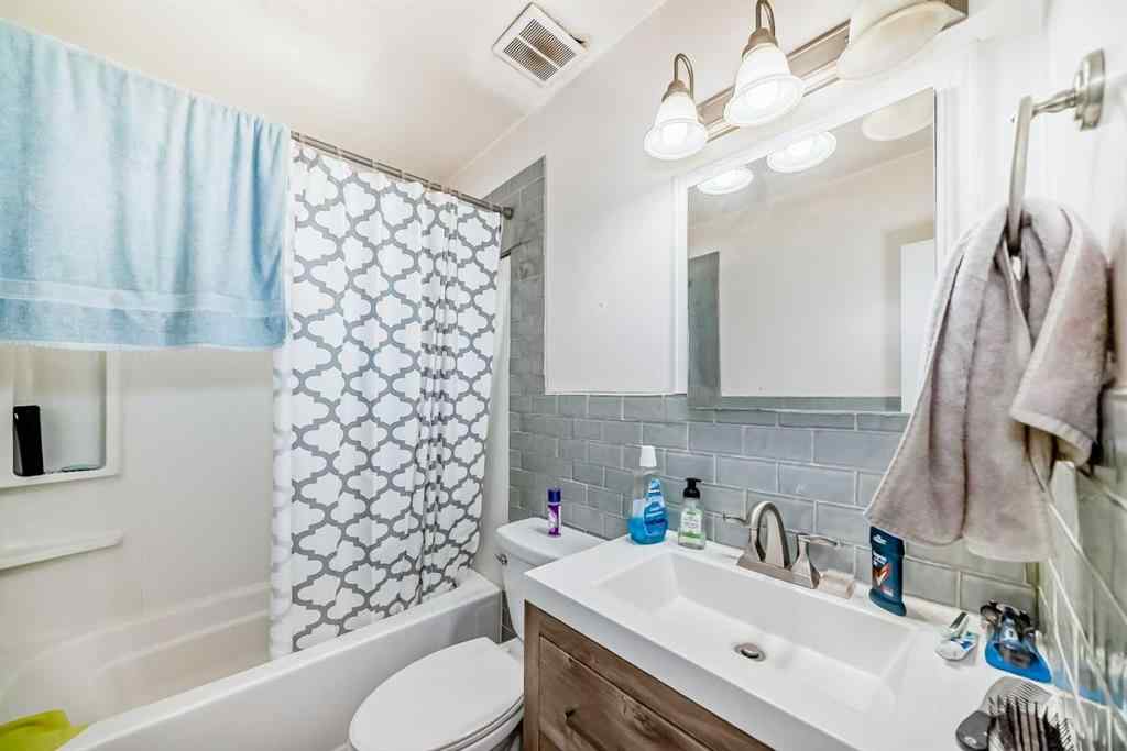 MLS® A2254407 - 2235 42 Street SE in Forest Lawn Calgary, Residential