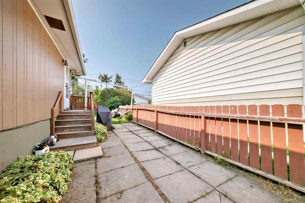 MLS® A2254407 - 2235 42 Street SE in Forest Lawn Calgary, Residential