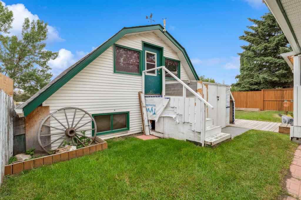 MLS® A2254409 - 219 Pinemill Road NE in Pineridge Calgary, Residential