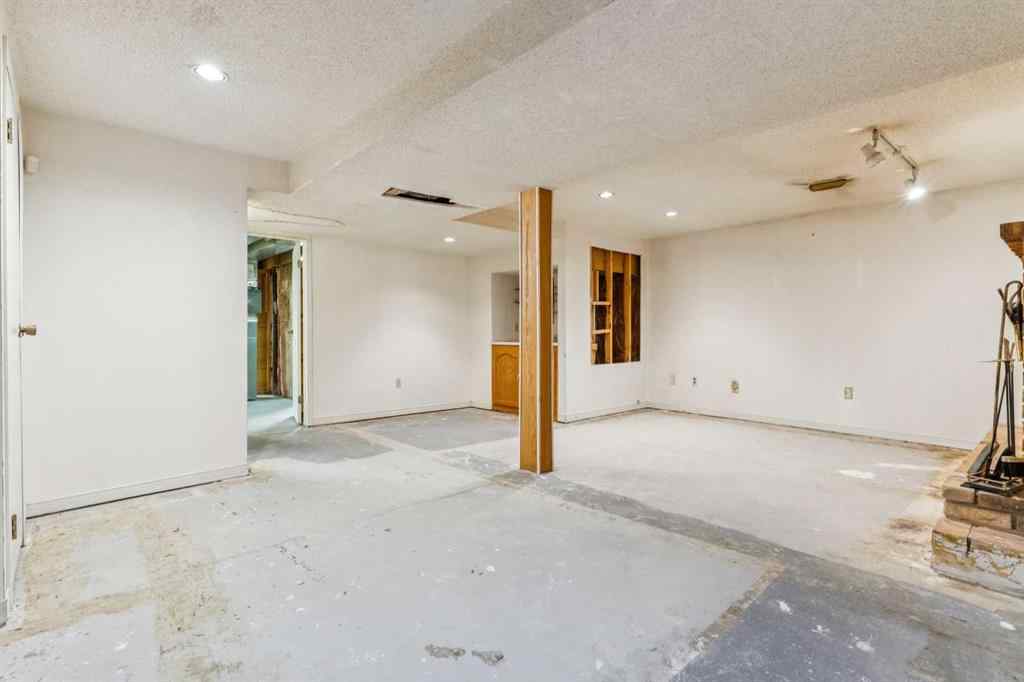 MLS® A2254409 - 219 Pinemill Road NE in Pineridge Calgary, Residential