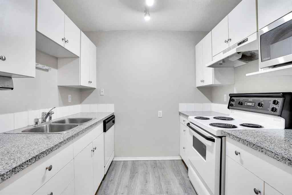 MLS® A2254426 - Unit #103 219 Huntington Park Bay NW in Huntington Hills Calgary, Residential