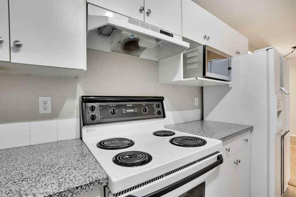 MLS® A2254426 - Unit #103 219 Huntington Park Bay NW in Huntington Hills Calgary, Residential