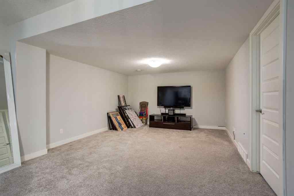 MLS® A2254428 - 30 Nolanhurst Gardens NW in Nolan Hill Calgary, Residential