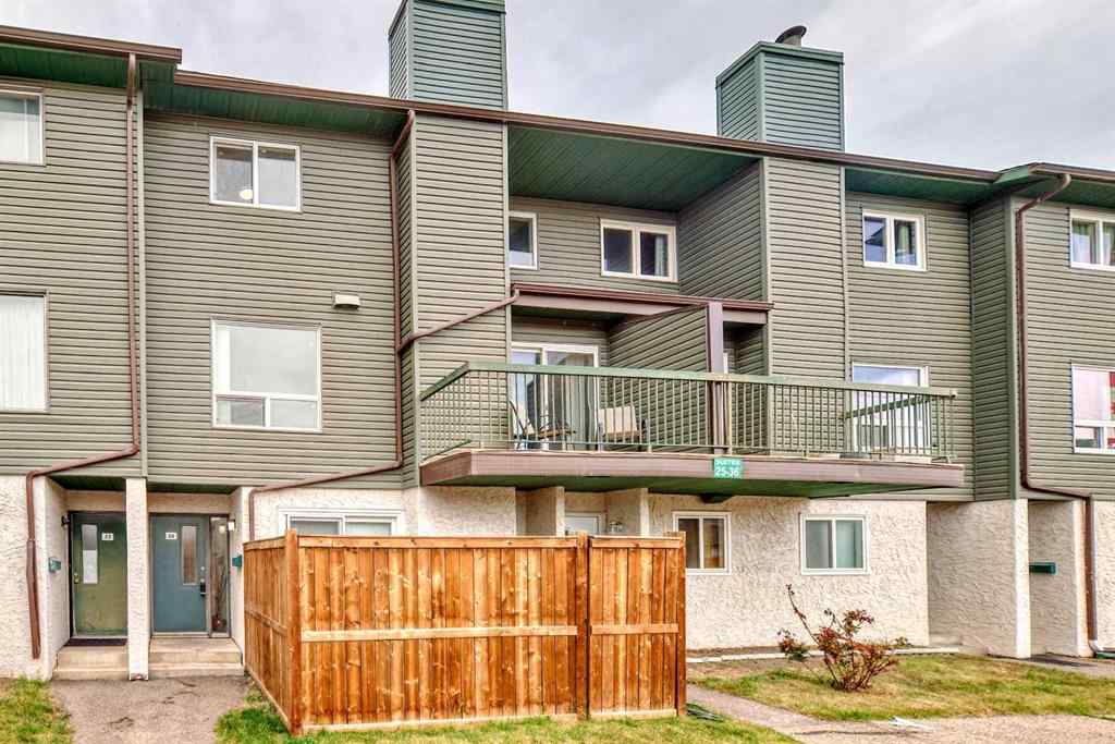 MLS® A2254432 - Unit #26 2511 38 Street NE in Rundle Calgary, Residential