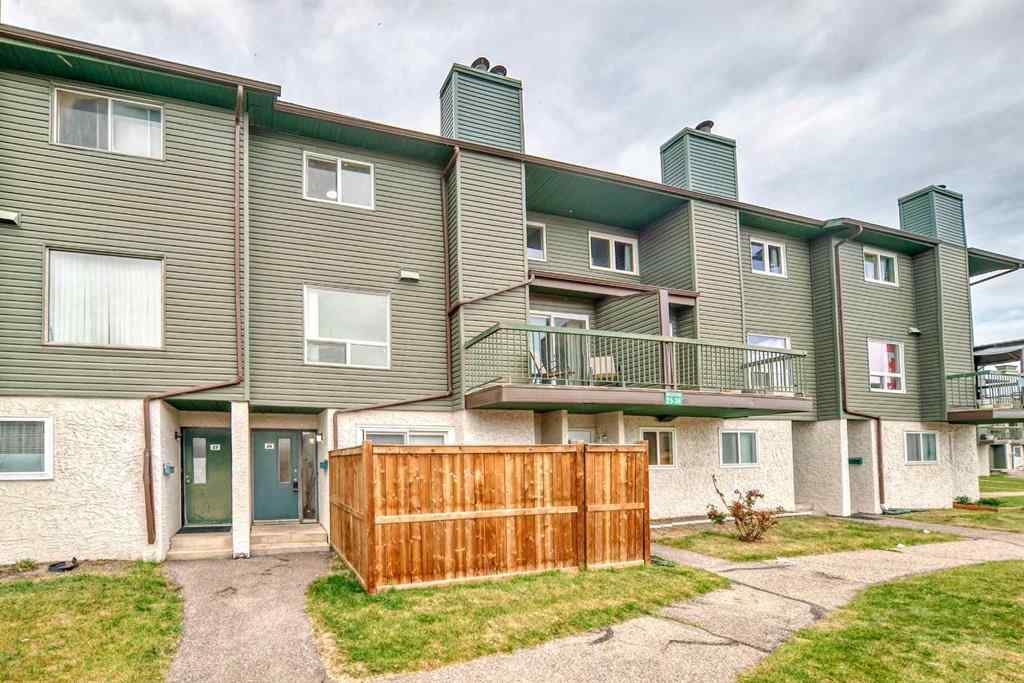 MLS® A2254432 - Unit #26 2511 38 Street NE in Rundle Calgary, Residential