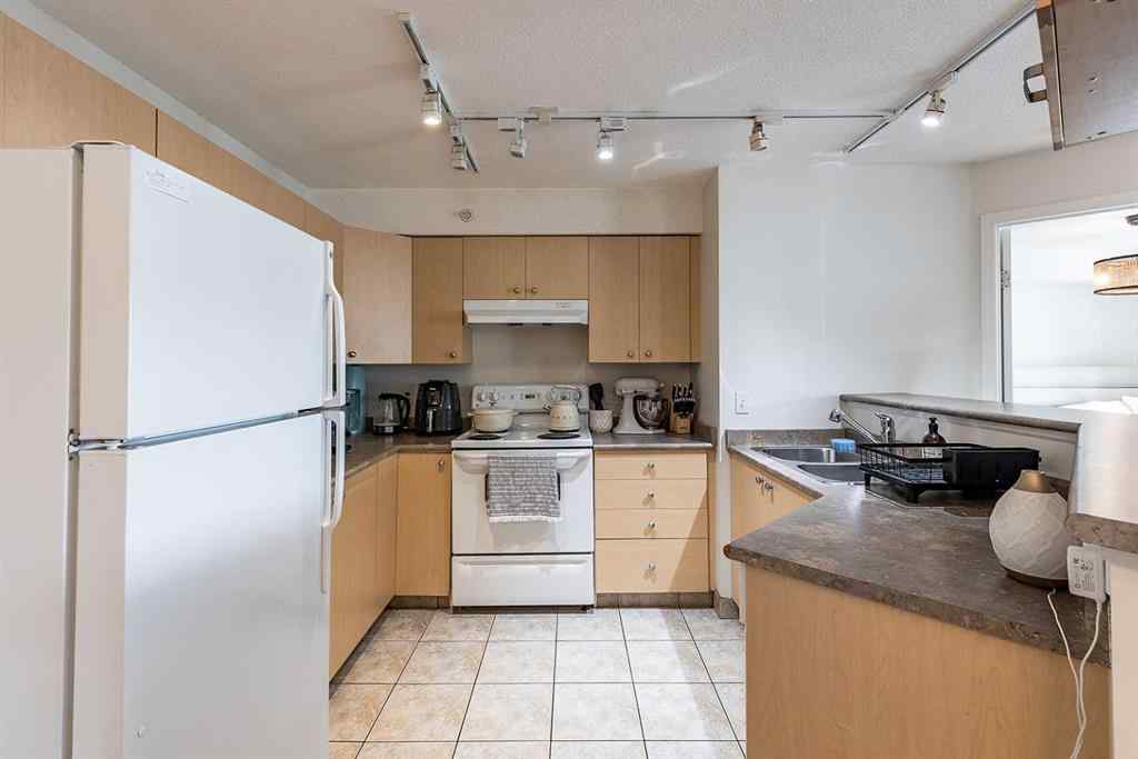 MLS® A2254439 - Unit #418 1632 Saamis Drive NW in Northwest Crescent Heights Medicine Hat, Residential