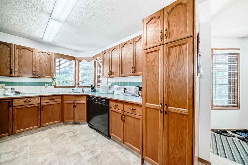 MLS® A2254447 - 421 Applewood Place SE in Applewood Park Calgary, Residential