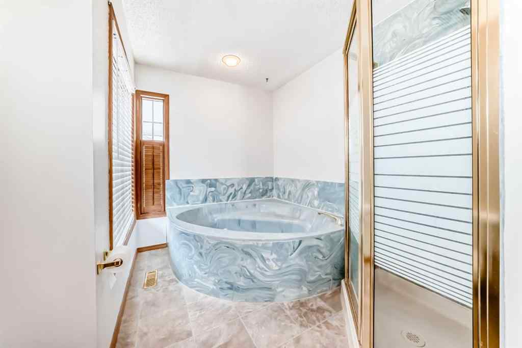 MLS® A2254447 - 421 Applewood Place SE in Applewood Park Calgary, Residential