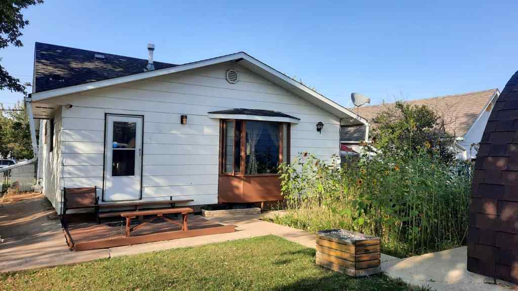 MLS® A2254454 - 1111 2 Avenue W in Newcastle Drumheller, Residential