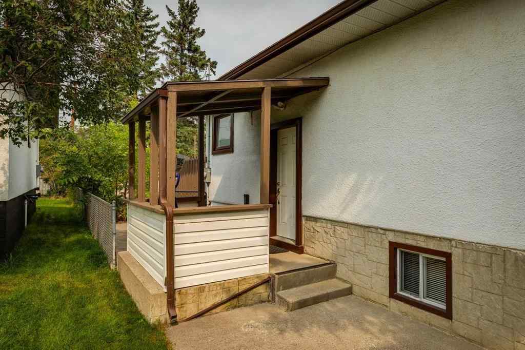 MLS® A2254490 - 2614 1 Avenue NW in West Hillhurst Calgary, Residential