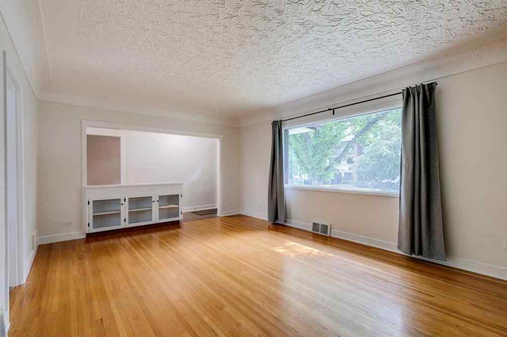 MLS® A2254490 - 2614 1 Avenue NW in West Hillhurst Calgary, Residential