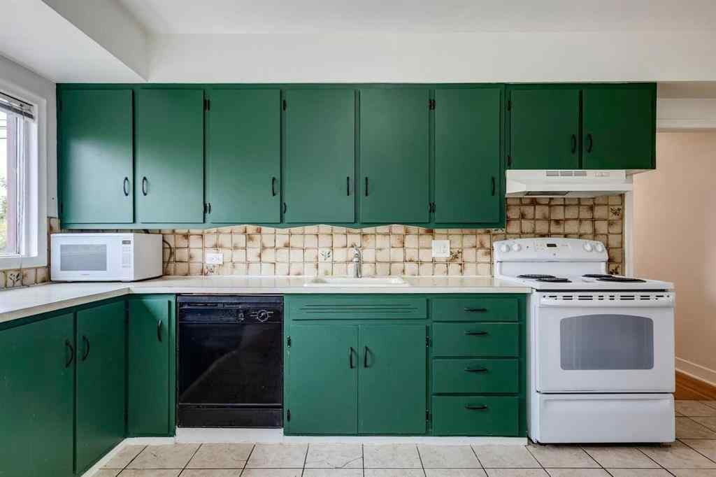 MLS® A2254490 - 2614 1 Avenue NW in West Hillhurst Calgary, Residential