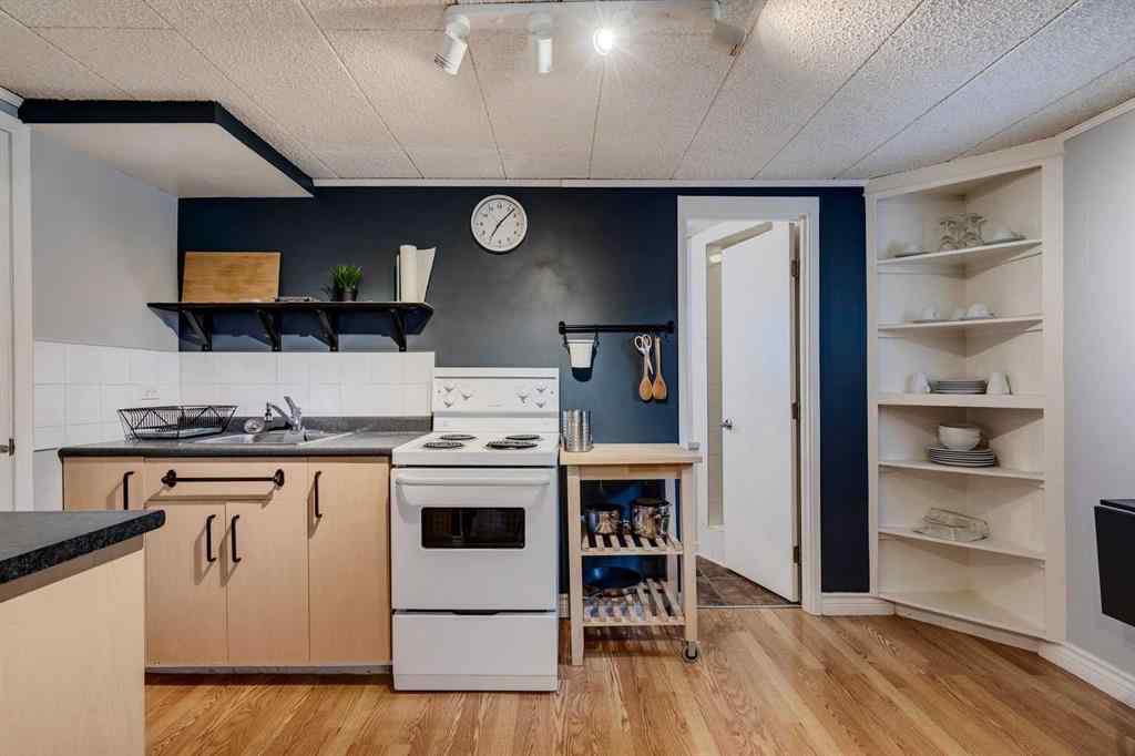 MLS® A2254490 - 2614 1 Avenue NW in West Hillhurst Calgary, Residential
