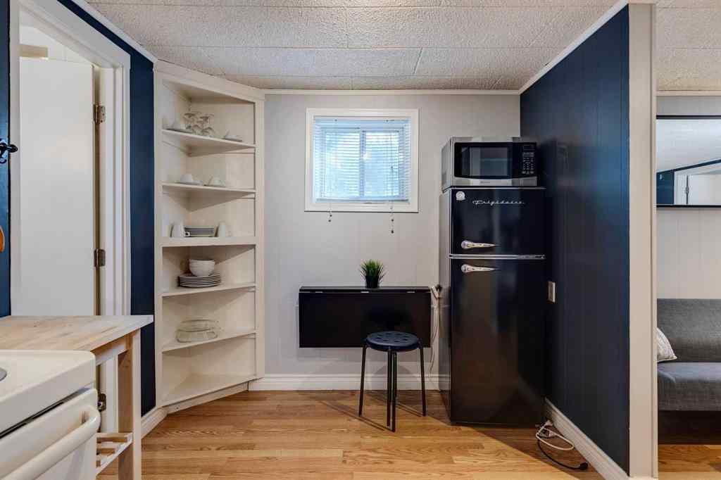 MLS® A2254490 - 2614 1 Avenue NW in West Hillhurst Calgary, Residential