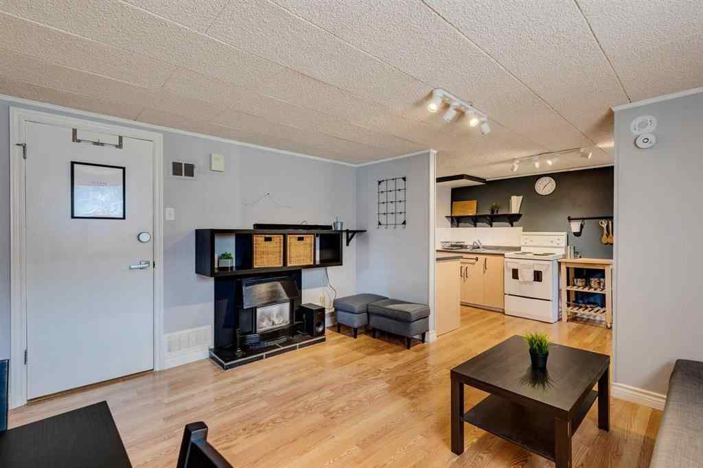 MLS® A2254490 - 2614 1 Avenue NW in West Hillhurst Calgary, Residential