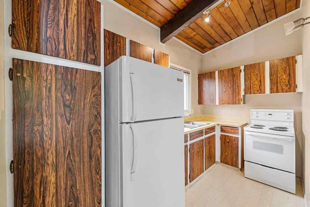 MLS® A2254491 - 2351 50 Street NE in Rundle Calgary, Residential