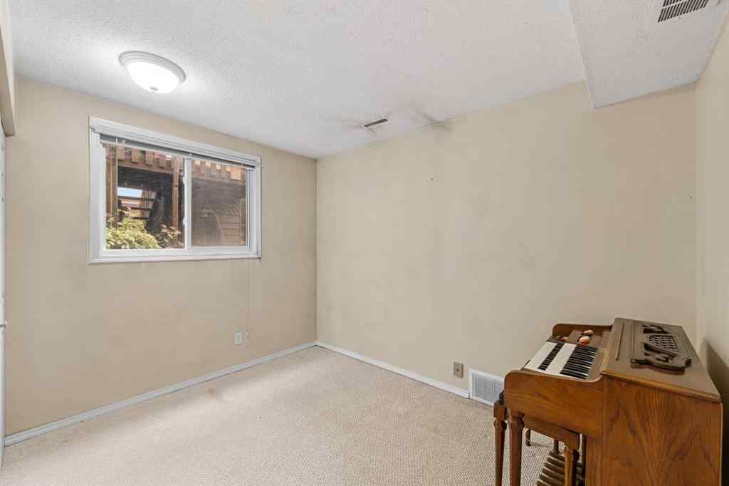 MLS® A2254491 - 2351 50 Street NE in Rundle Calgary, Residential