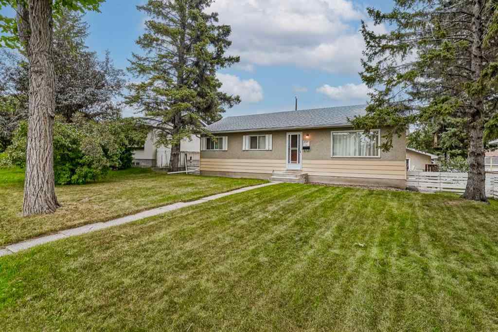 MLS® A2254492 - 4928 45 Street SW in Glamorgan Calgary, Residential