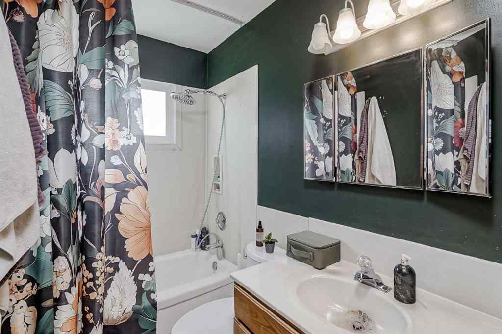 MLS® A2254492 - 4928 45 Street SW in Glamorgan Calgary, Residential