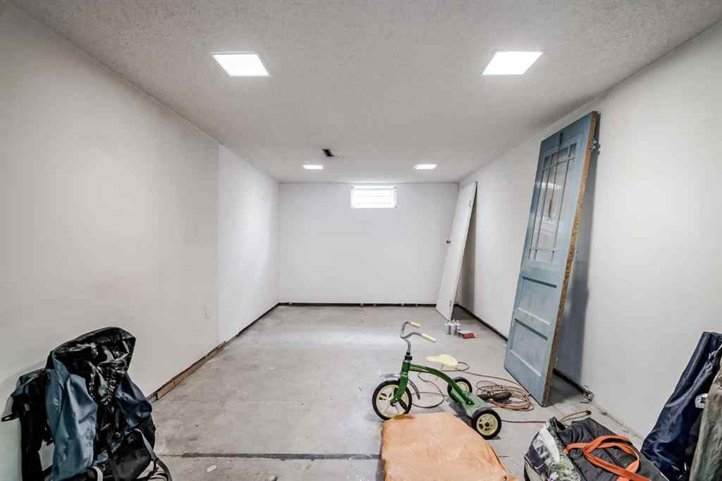 MLS® A2254492 - 4928 45 Street SW in Glamorgan Calgary, Residential