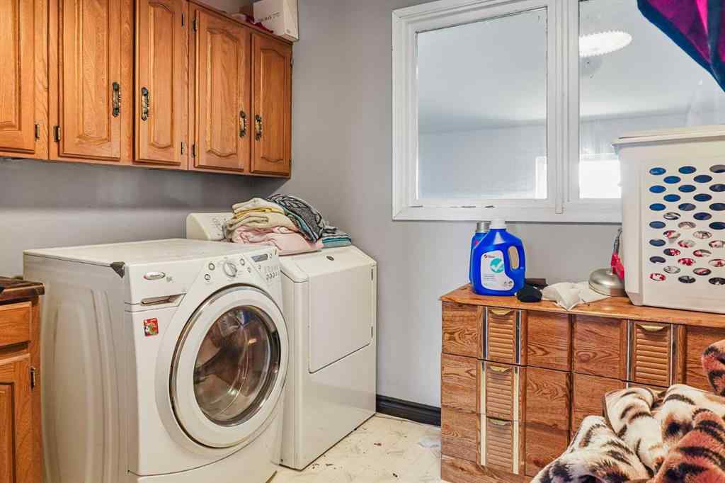 MLS® A2254495 - 255 11 Street Street  in Dunmore Industrial Dunmore, Residential