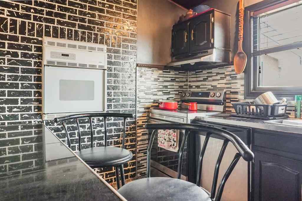 MLS® A2254495 - 255 11 Street Street  in Dunmore Industrial Dunmore, Residential