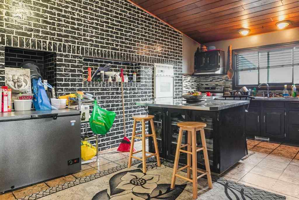 MLS® A2254495 - 255 11 Street Street  in Dunmore Industrial Dunmore, Residential