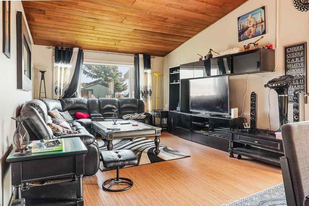 MLS® A2254495 - 255 11 Street Street  in Dunmore Industrial Dunmore, Residential