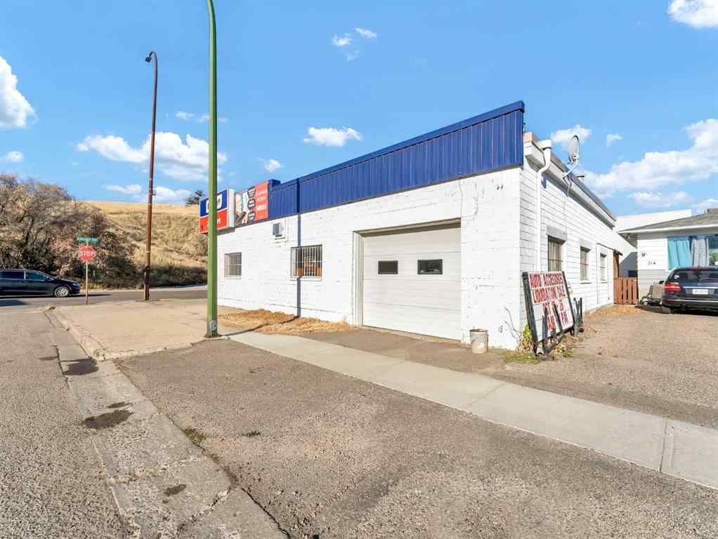 MLS® A2254500 - 1137 & 1139 Kingsway Avenue SE in River Flats Medicine Hat, Commercial