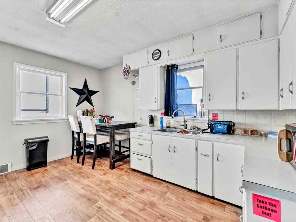 MLS® A2254500 - 1137 & 1139 Kingsway Avenue SE in River Flats Medicine Hat, Commercial