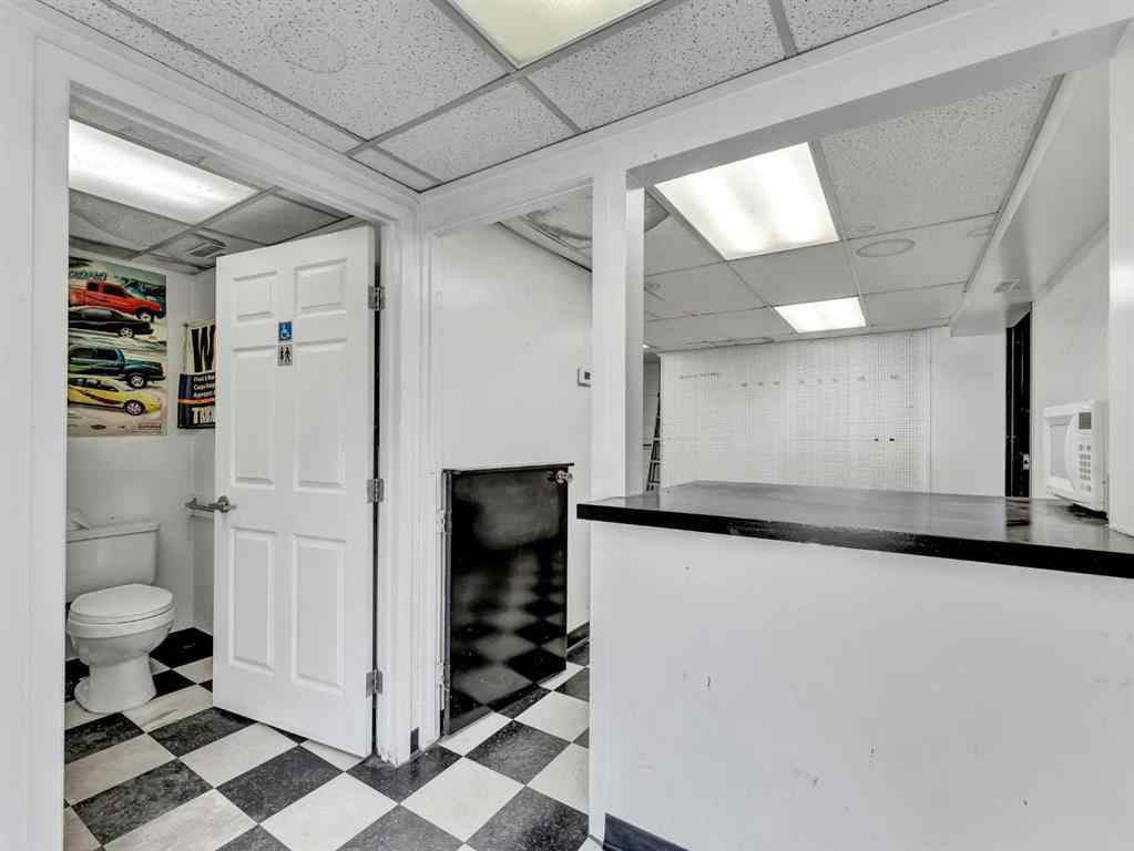 MLS® A2254500 - 1137 & 1139 Kingsway Avenue SE in River Flats Medicine Hat, Commercial