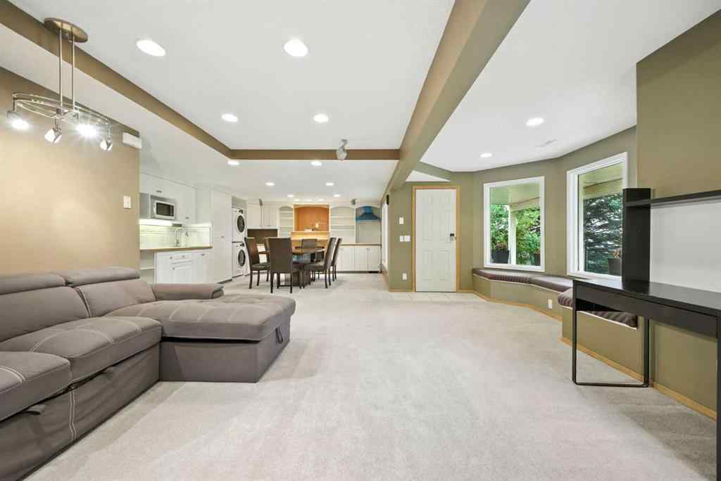 MLS® A2254503 - 141 Edgeview Road NW in Edgemont Calgary, Residential