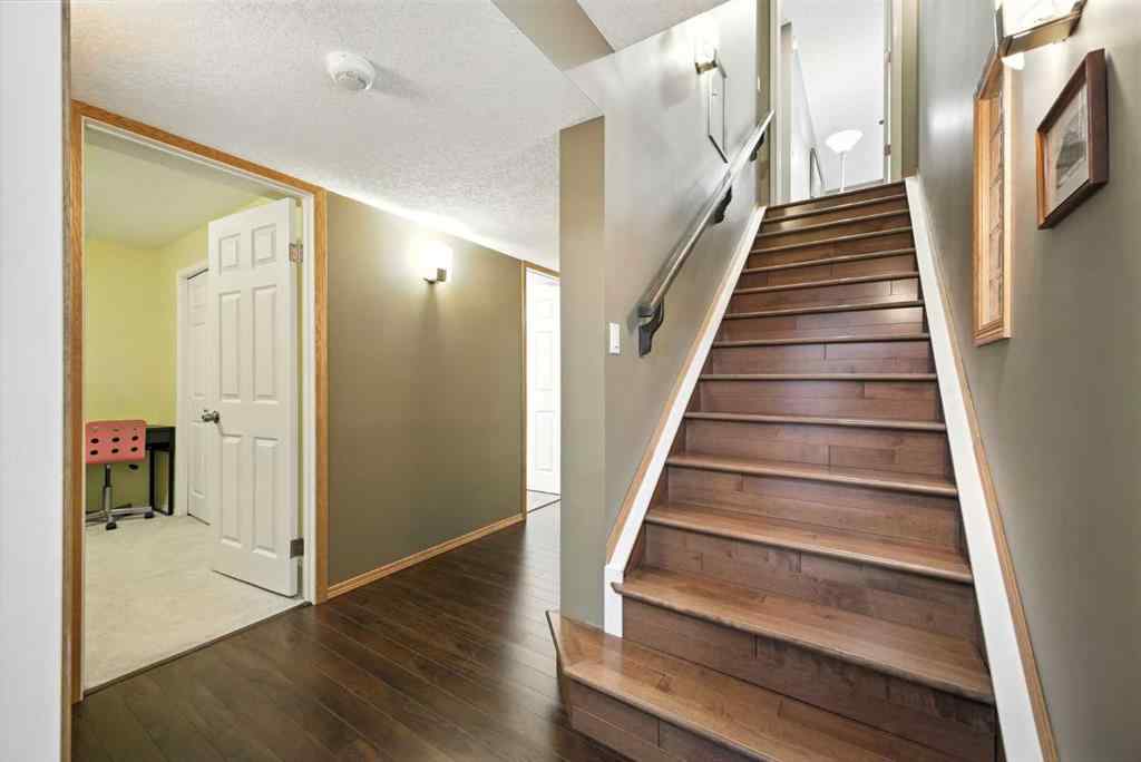 MLS® A2254503 - 141 Edgeview Road NW in Edgemont Calgary, Residential