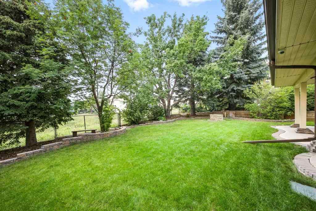 MLS® A2254503 - 141 Edgeview Road NW in Edgemont Calgary, Residential
