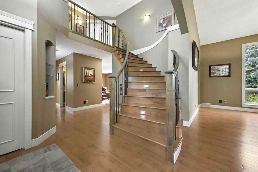 MLS® A2254503 - 141 Edgeview Road NW in Edgemont Calgary, Residential