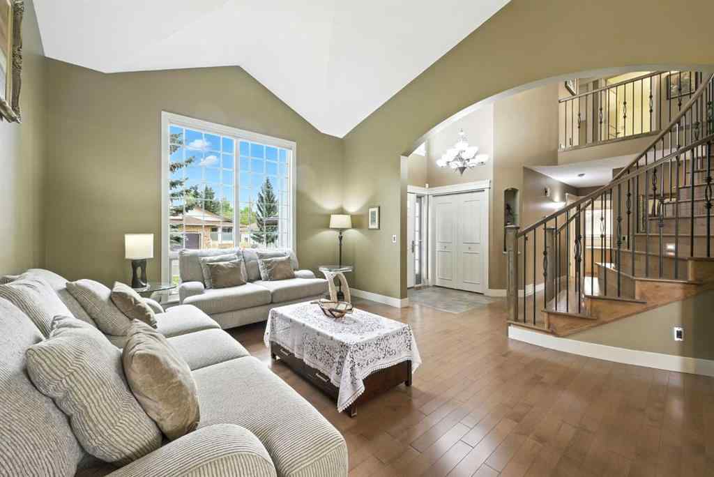 MLS® A2254503 - 141 Edgeview Road NW in Edgemont Calgary, Residential