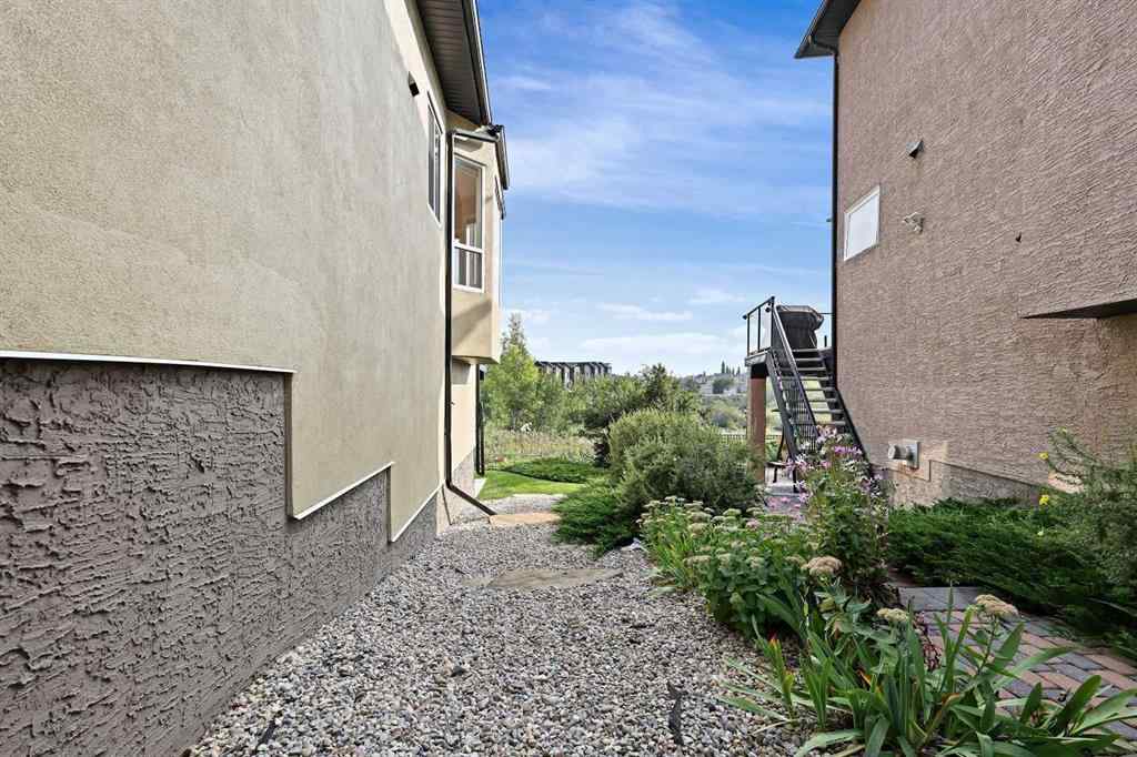MLS® A2254504 - 49 Royal Highland Road NW in Royal Oak Calgary, Residential